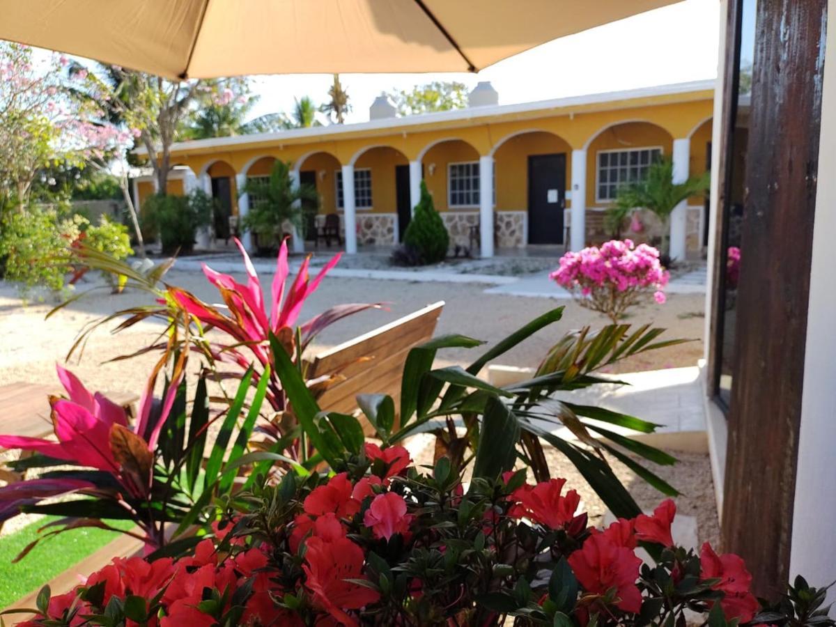 HOTEL VILLA GABRIELA -Restaurante desayunos, Ecoturs terrestres, Celestun Exterior foto